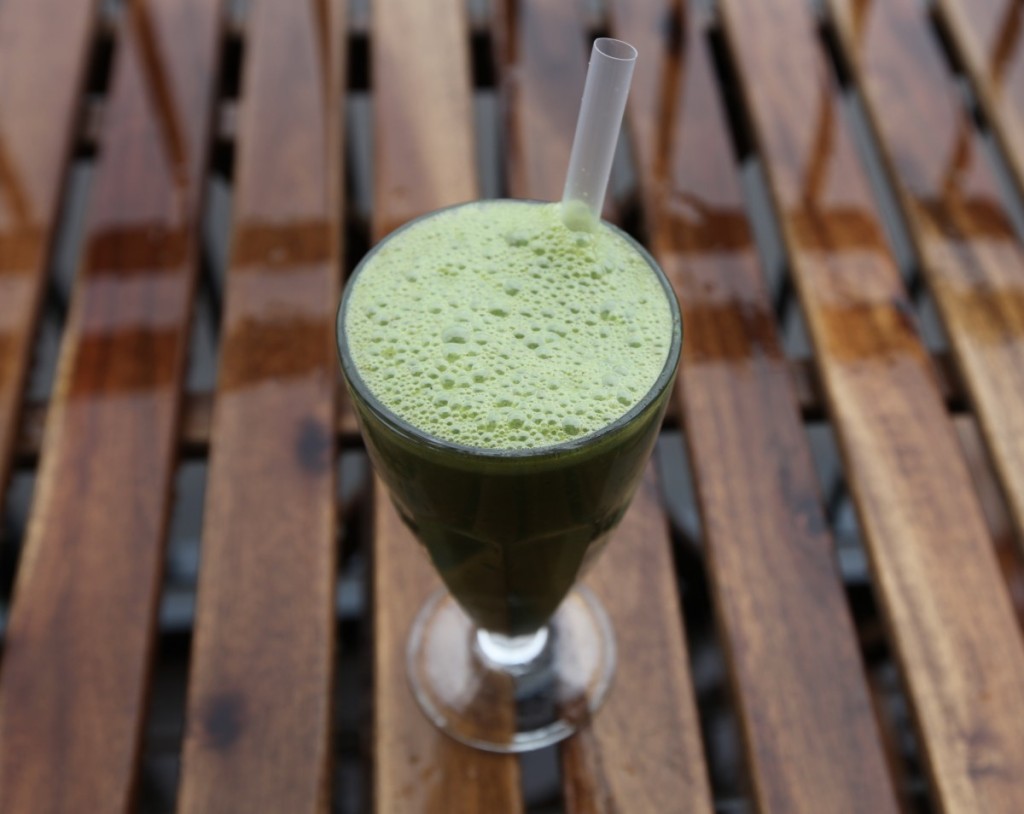 Green Tea, Kale and Cacao Nibs Smoothie