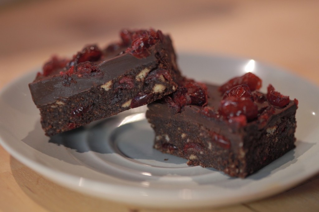 cranberry tiffin, vegan tiffin, cranberry recipes, chocolate recipes